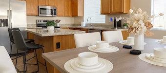 Near stadiums and sports complex, Peoria Oasis