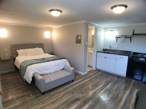 All-inclusive studio apartment with ultilities included-Unit 7