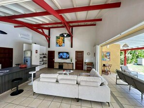 Smart TV, books - Villa Makata - Private pool & large garden, Vauclin (Le Vauclin)