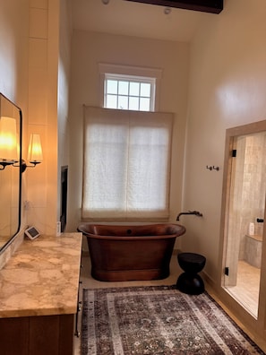 Hair dryer, towels, soap, toilet paper - Amazing 6-bedroom house with stunning views in Park City (Park City)