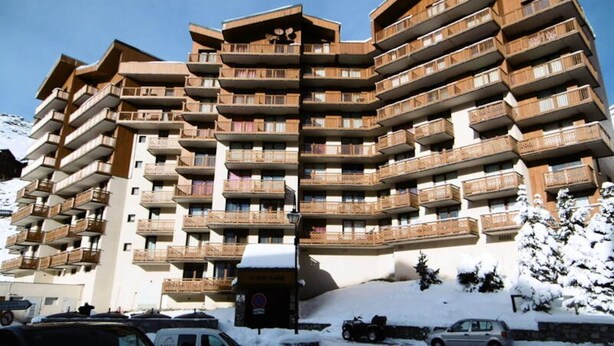 Exterior - Holiday Home in Alps Near Ski Slopes (Les Belleville)