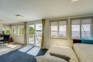 4 slaapkamers, een bureau, een strijkplank/strijkijzer, internet