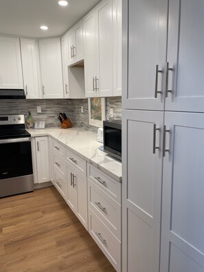 Microwave, oven, stovetop, dishwasher