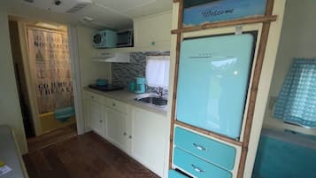 雪櫃、微波爐、爐具、咖啡機/沖茶器