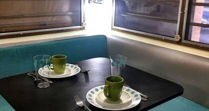 Adorable (RENOVATED) Vintage Camper, good for stays of a few nights to a week for 2-3 people - possibly for a family of 4 with 2 SMALL children. Staying here entitles you to use of all the park's amenities.