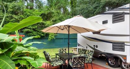 Beautiful camper across from pool in resort, sleeps 6, great patio