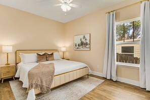 3 bedrooms, iron/ironing board, WiFi, bed sheets