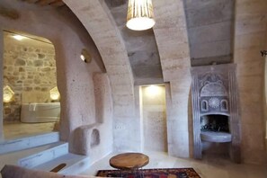 Cribs/infant beds - Helike Cave Suites (Tekelli Mahallesi)