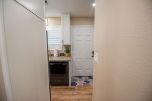 Interior - Charming 1-Bedroom with AC, private yard, & full kitchen (Yuma)