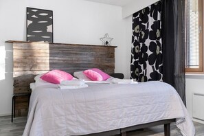 2 bedrooms, Internet, bed sheets