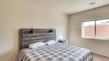 3 chambres, accès à Internet, literie fournie