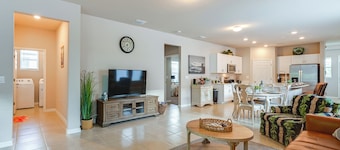 Near River & Parks: LaBelle Family Home w/ Patio