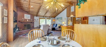 1/8 Mi to Neskowin Beach! Cozy Oregon Coast Home