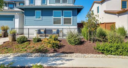 Cozy & Convenient Residential Duplex in Woodland