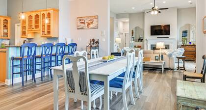 'Sunset Central' - Lake Norman Getaway with Dock