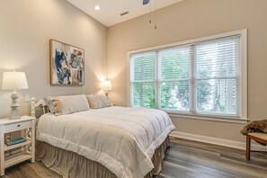 2 bedrooms, iron/ironing board, internet, bed sheets