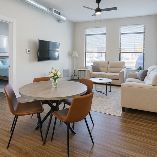 Downtown Eau Claire 1BR on S Barstow