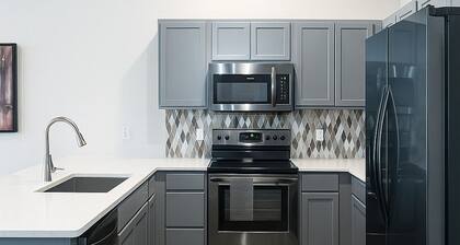 Downtown Eau Claire 1BR on S Barstow