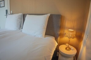 Basic Double Room | In-room safe, blackout drapes, iron/ironing board, free WiFi - The Guesthouse (Gouda)