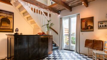 Pancuran mandi, pengering rambut, tuala disediakan, sabun