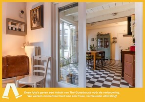 Una cassaforte in camera, tende oscuranti, ferro/asse da stiro