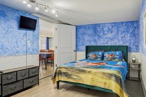 3 habitaciones, tabla de planchar con plancha, wifi y ropa de cama 