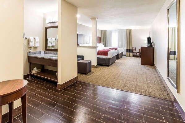 Room - Comfort Inn Waukesha (West Bend)