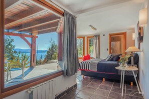 4 bedrooms, WiFi, bed sheets