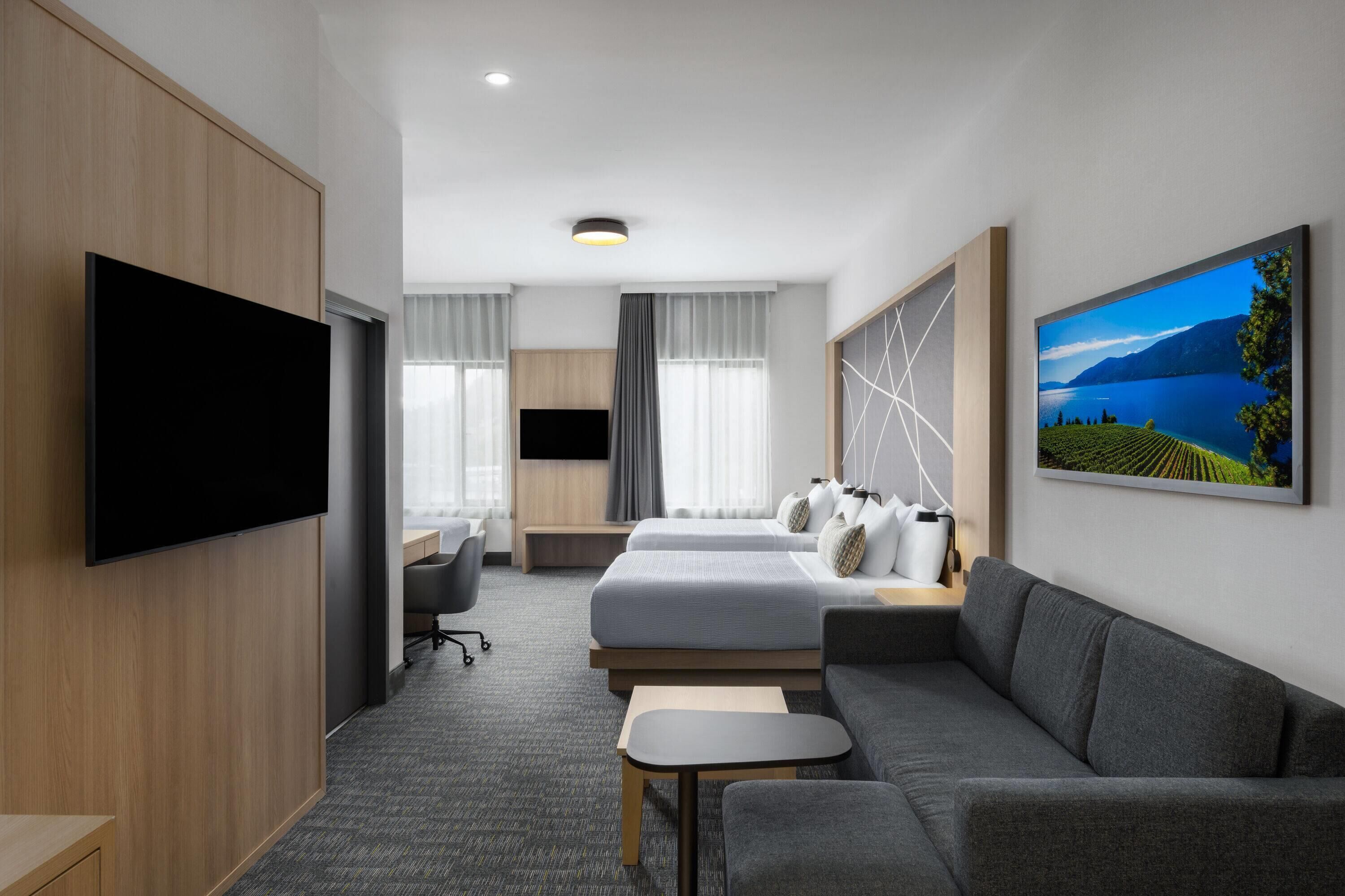 Suite ejecutiva, varias camas, no fumadores (Sofabed, Family) | Caja fuerte, espacio para trabajar con un portátil, cortinas opacas