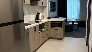 Sviitti, 1 makuuhuone, tupakointi kielletty | Yksityinen keittiö