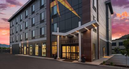 La Quinta Inn & Suites By Wyndham Kelowna Bc