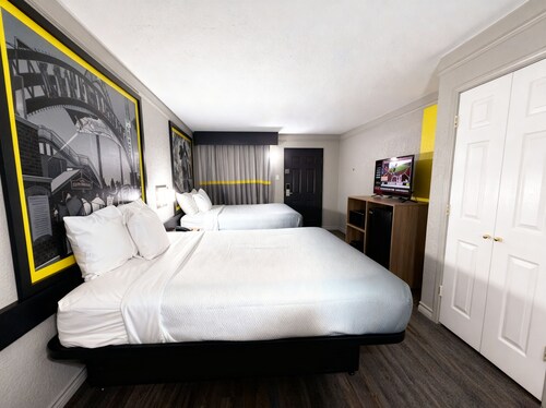 Super 8 By Wyndham Nacogdoches Near University