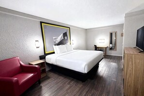ห้องพัก, เตียงคิงไซส์ 1 เตียง, ปลอดบุหรี่ | ผ้านวมขนเป็ด, โต๊ะทำงาน, พื้นที่ทำงานแบบใช้แล็ปท็อป, ผ้าม่านกันแสง