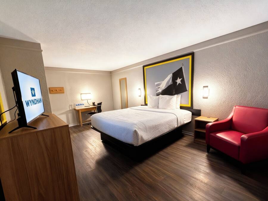 Dundyner, skrivebord, skrivebord for bærbar PC og blendingsgardiner