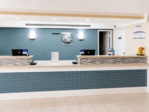 Lobby - Super 8 By Wyndham Nacogdoches Near University (Nacogdoches)