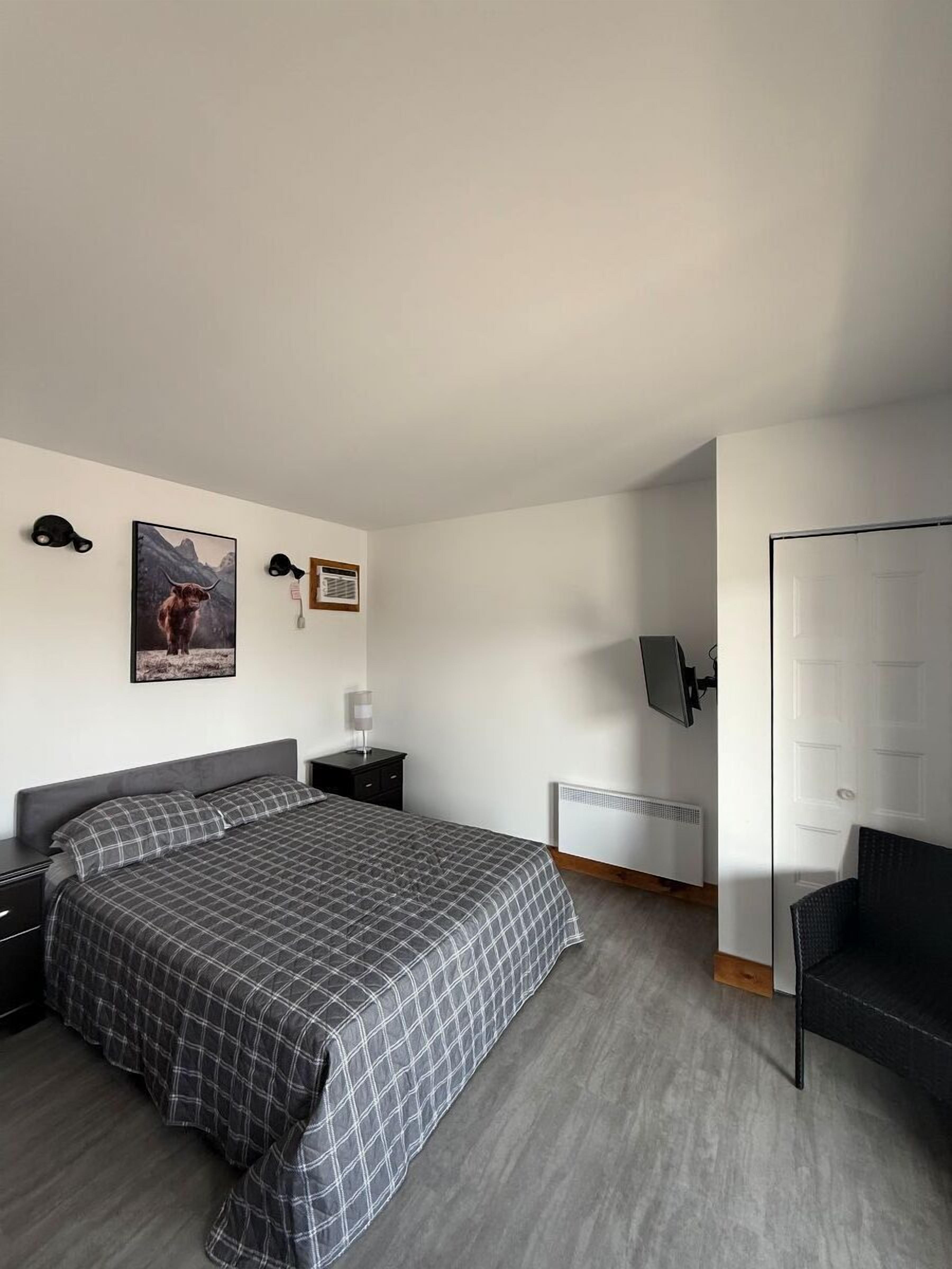 ستائر تعتيم وتجهيزات عازلة للصوت وواي فاي مجانًا