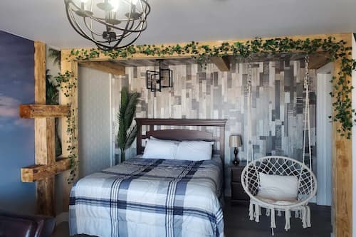 Studio Familial, vue lac | Décoration personnalisée, rideaux occultants, chambres insonorisées