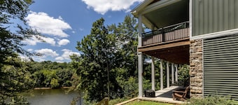 Rough River Lake - 5BR Waterfront Home - Sleeps 15 - Firepit