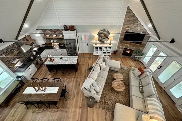 Televisie en een open haard