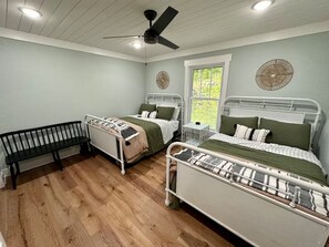 5 Schlafzimmer, Bügeleisen/Bügelbrett, WLAN, Bettwäsche