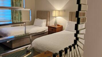 3 quartos, ferros/tábuas de passar roupa, Wi-Fi, roupa de cama