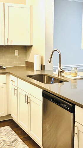 2 bedroom apartment  in Sandy Springs