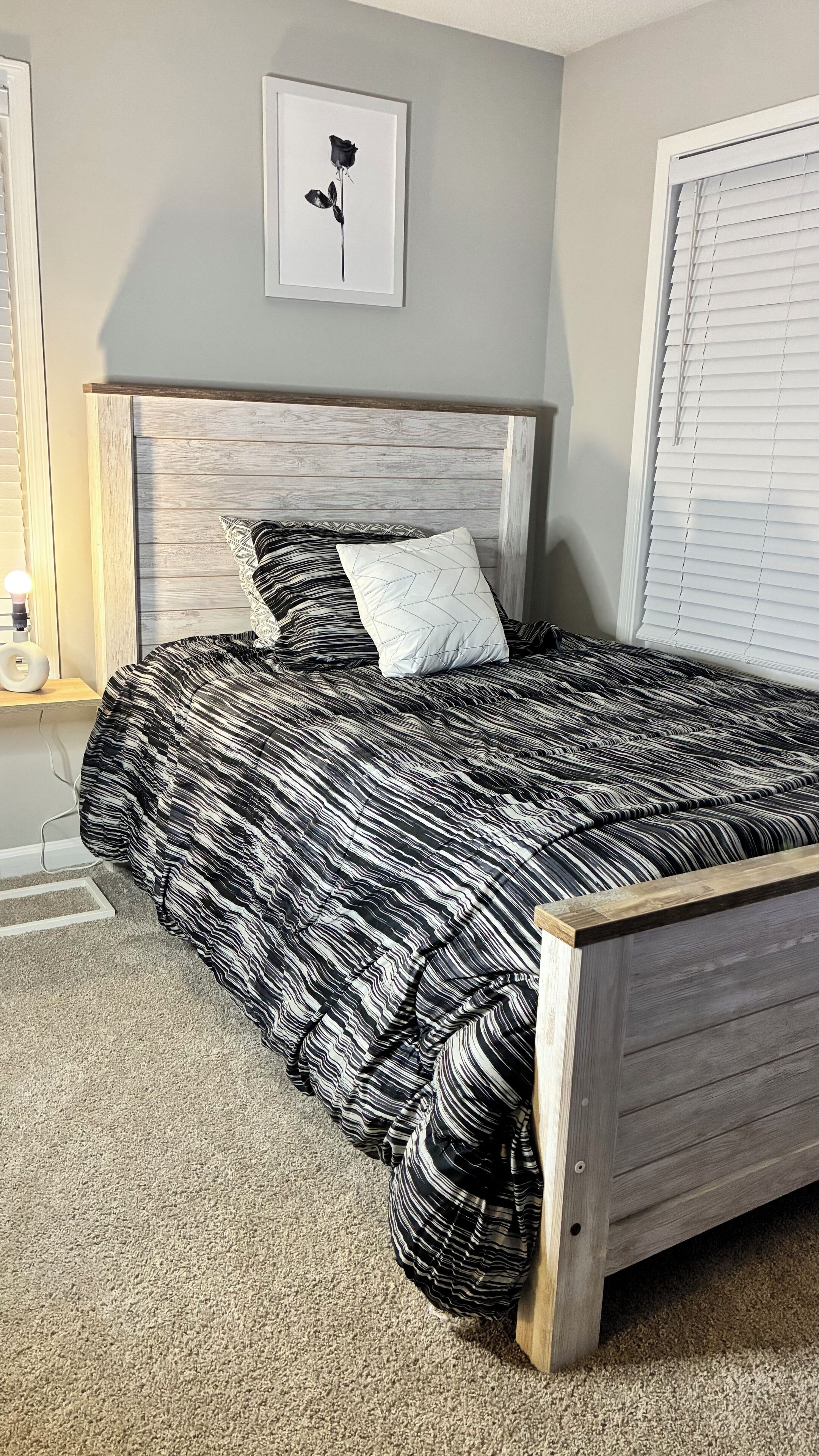 2 多间卧室、免费 WiFi、床单