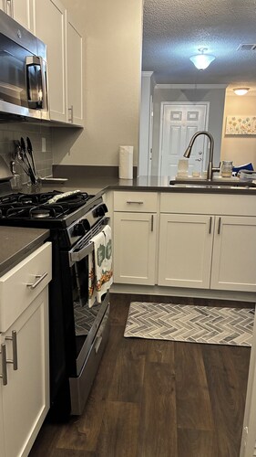 2 bedroom apartment  in Sandy Springs