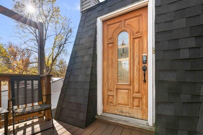 Updated Apartment on Main Street - Clarence, NY