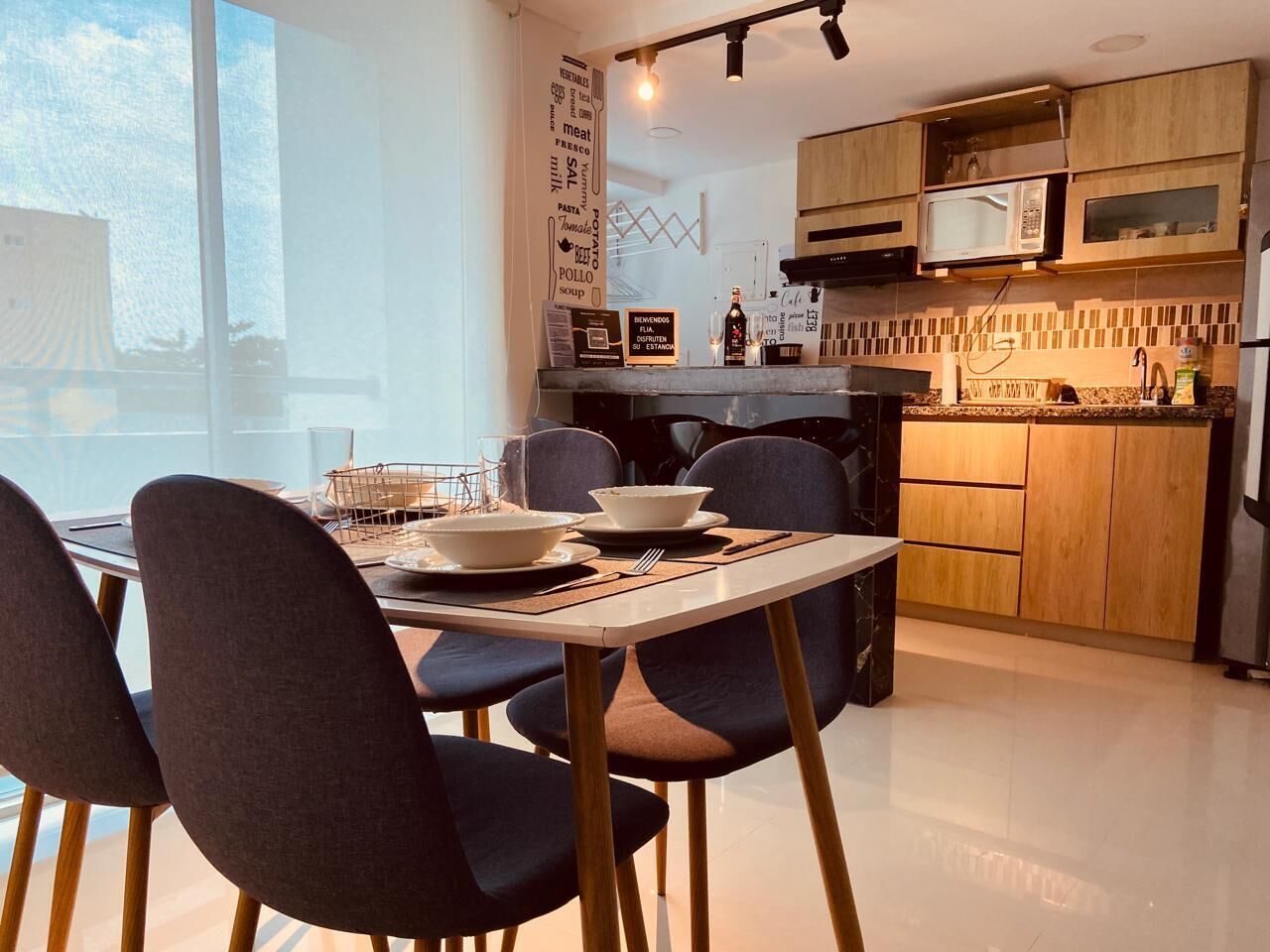 Comfort Apartment, Balcony, City View (C) | Dining room