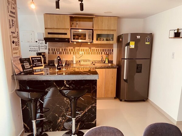 舒適公寓, 露台, 城市景 | 微波爐