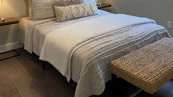 1 habitación, tabla de planchar con plancha, wifi gratis y ropa de cama