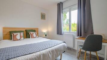 3 chambres, fer et planche à repasser, lit parapluie, Wi-Fi gratuit