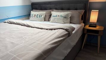 2 bedrooms, desk, iron/ironing board, travel crib